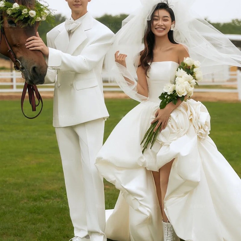 影楼新款拍照旅拍主题服装时尚街拍婚纱摄影外景前短后长拖尾礼服