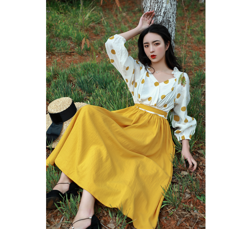 juju春秋新款田园复古风小插肩长袖 V领大摆长裙显瘦波点连衣裙女