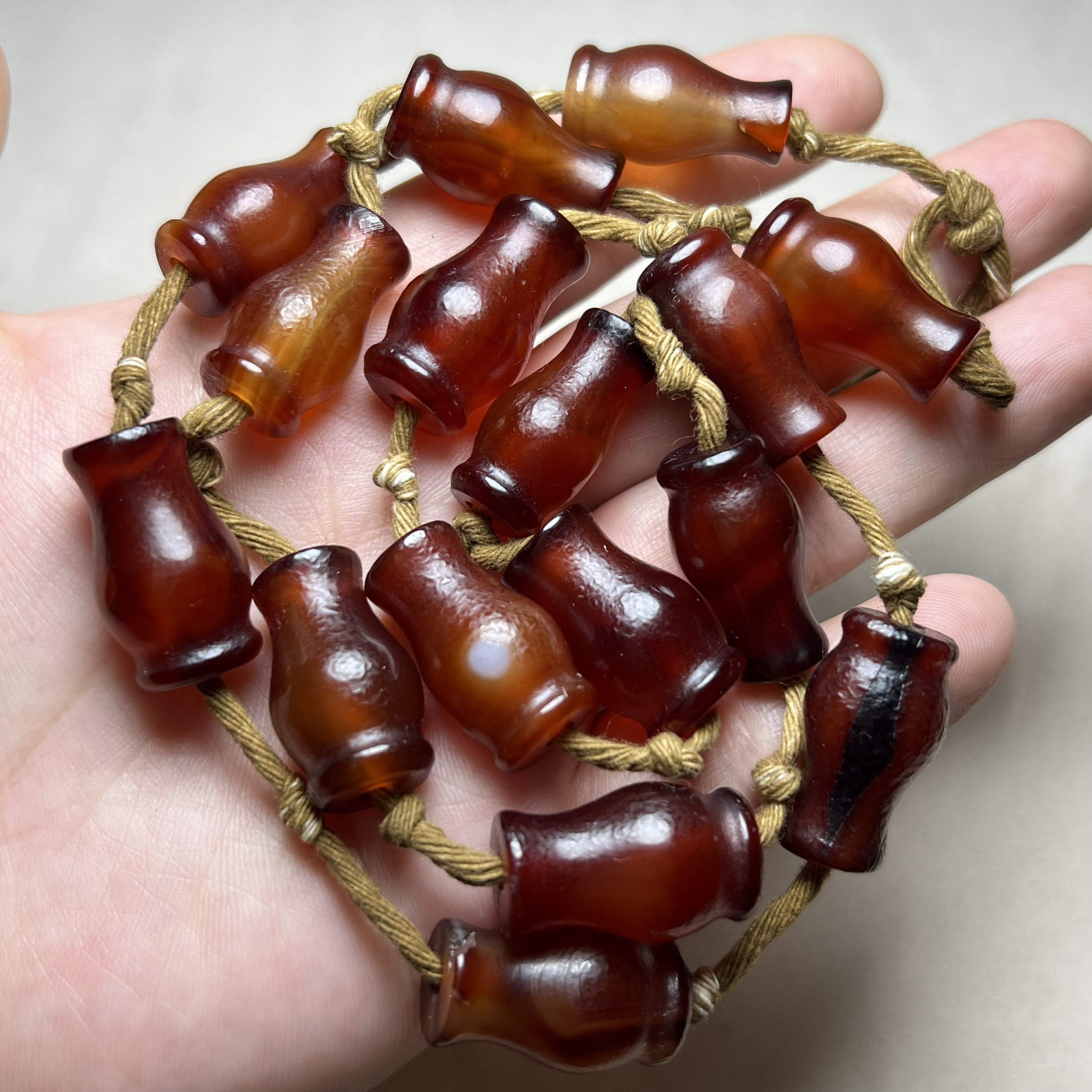 古玩老珠子辽金老酒红玛瑙直圆长管珠吊坠勒子项链花瓶勒子配饰串
