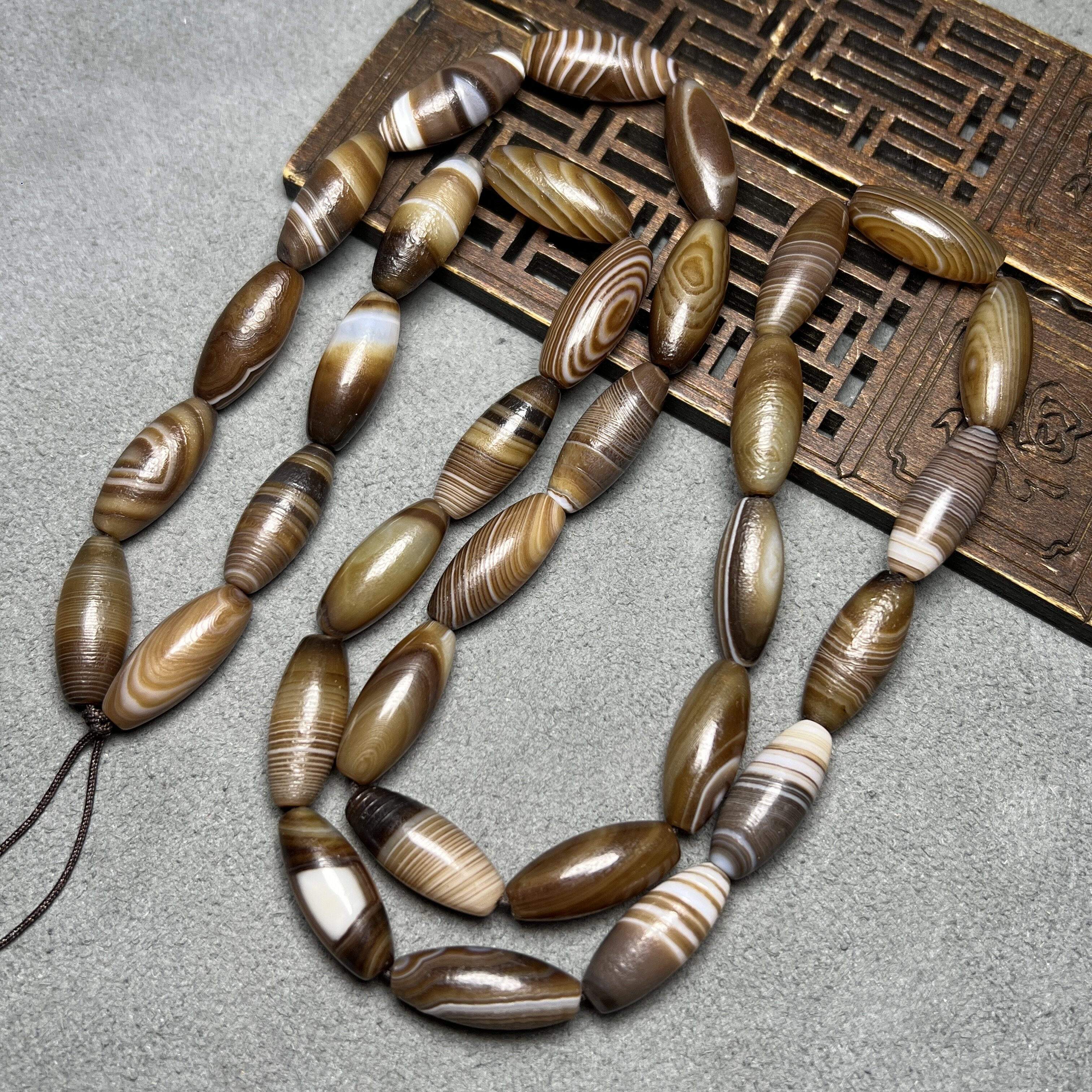 包浆西亚古珠天然缠丝老玛瑙桶珠子散珠DIY饰品手链配件玛瑙原石