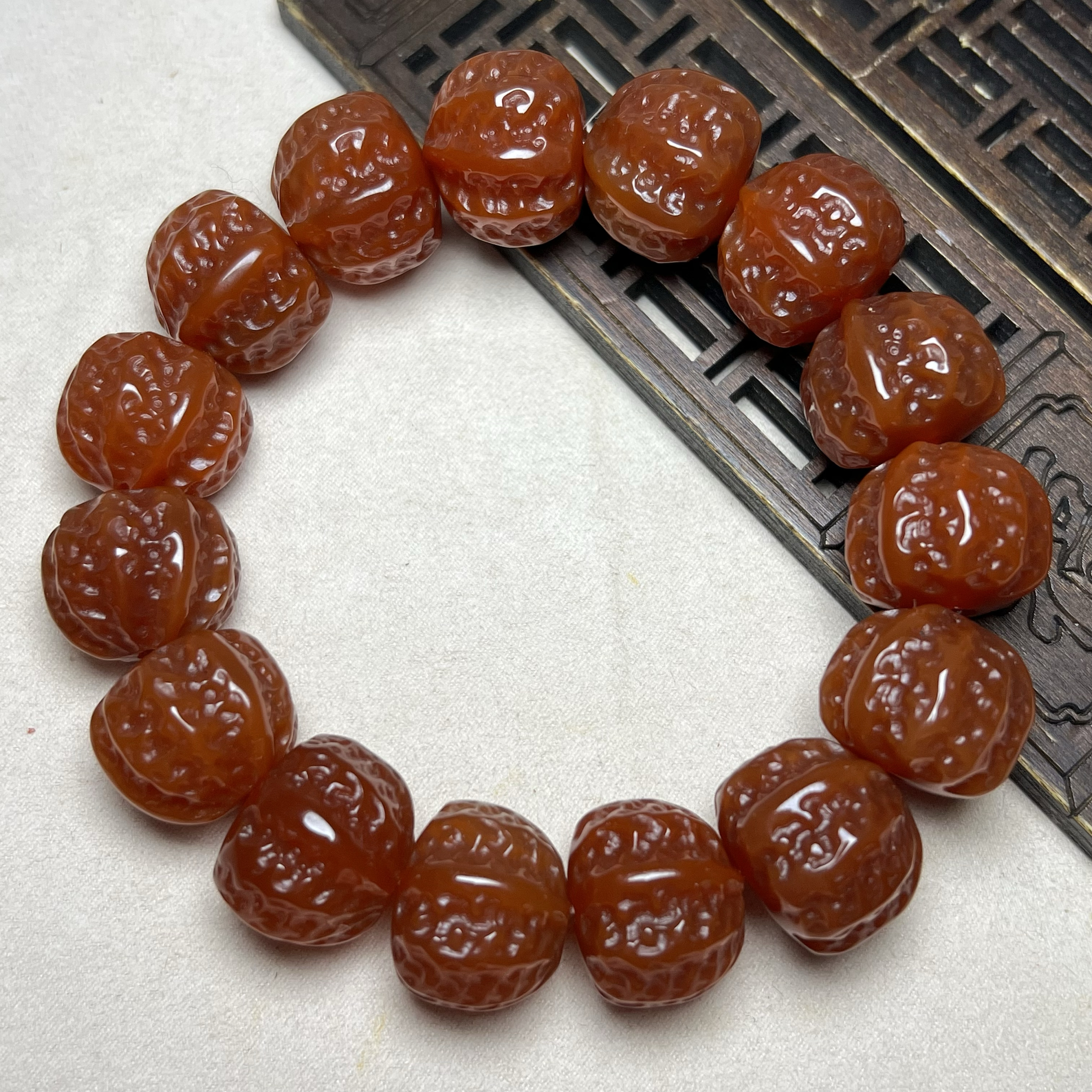 天然红玛瑙精工雕刻核桃手串手链男女款文玩红玛瑙手链雕花珠串