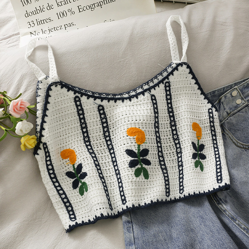 embroidered open navel suspender blouse 刺绣花朵露脐吊带上衣