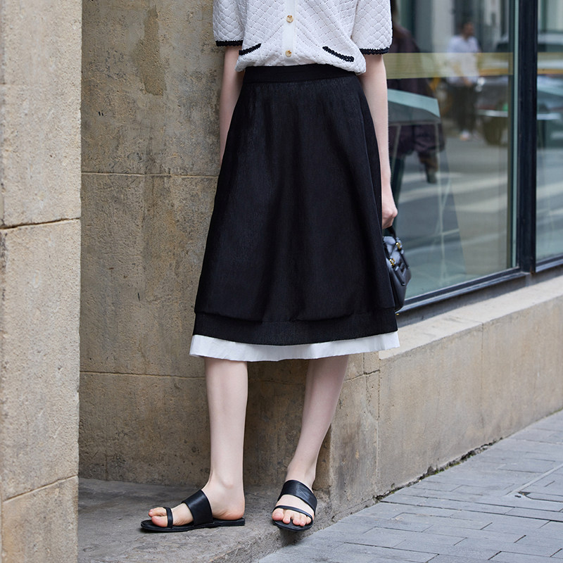 MSLAN复古黑白撞色轻盈针织A字裙呼吸感花苞拼接松紧腰质感半身