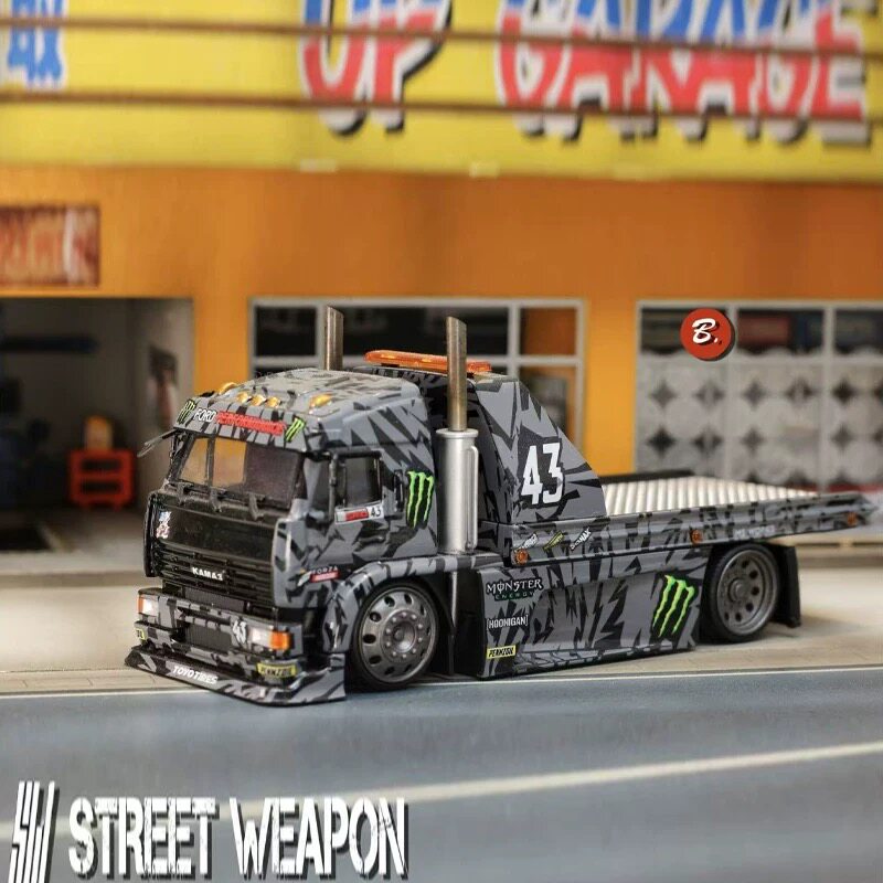 StreetWeapon低趴拖车砖叔改装版卡玛兹灰黑迷彩1/64合金汽车模型