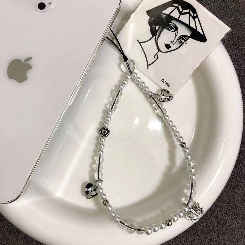 手工原创手机链ins暗黑串珠珍珠爱心蝴蝶挂饰挂链挂绳手腕短款女