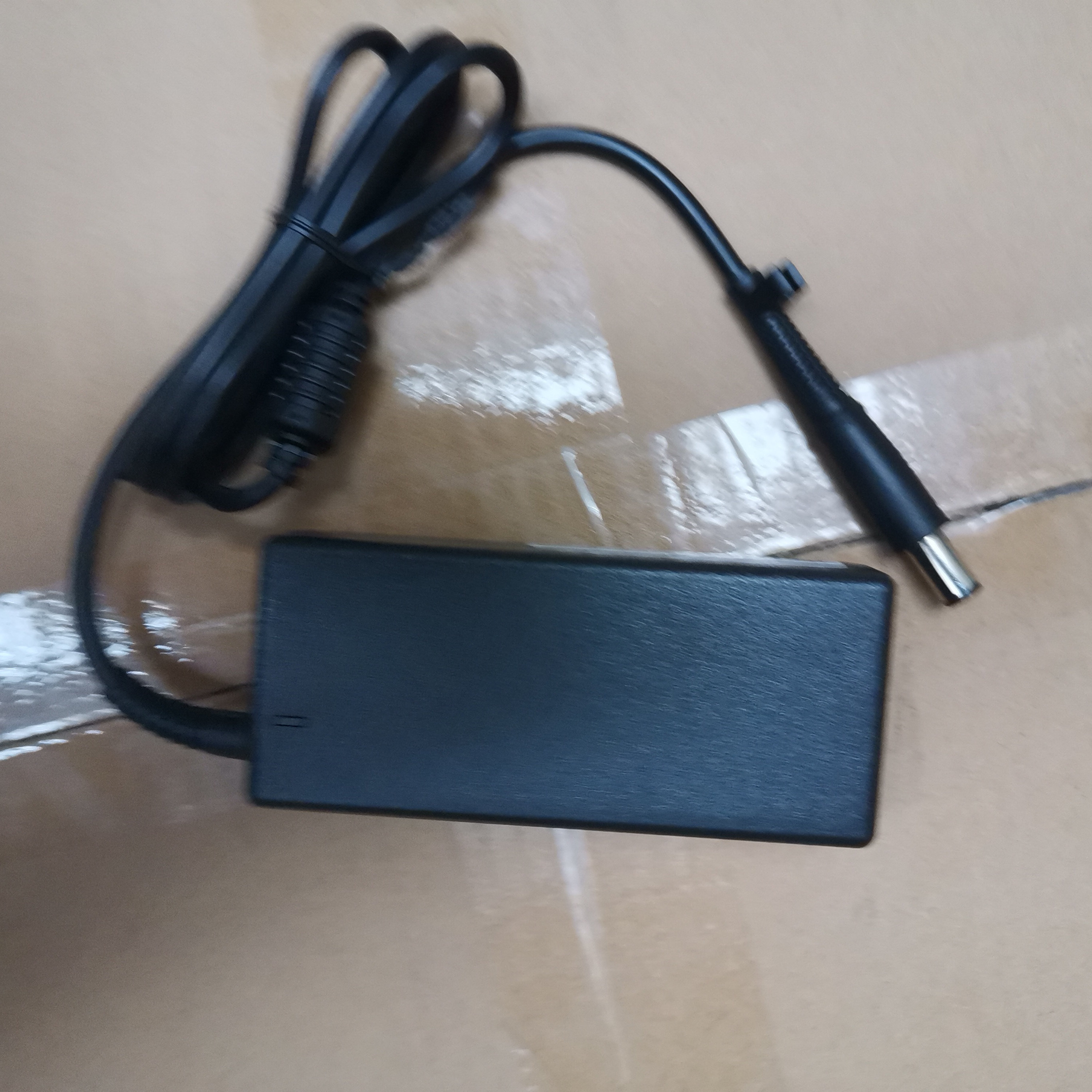 适用戴尔inspiron 24-3477 3475一体机电源适配器