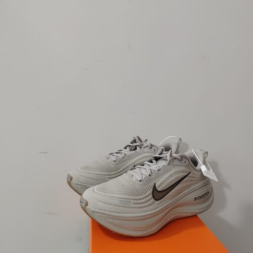 Nike Vomero Plus 超 HV8150-005 发广东BB主图实拍瑕疵介意勿拍C