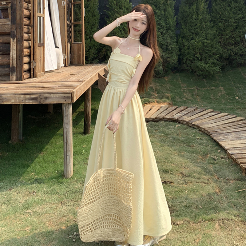 黄色抹胸吊带连衣裙女夏多巴胺泰式绝美穿搭小裙海边度假沙滩长裙