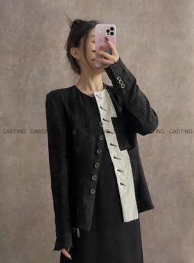 UMA WANG 秋季黑色亚麻暗花拼接色外套女圆领单排扣口袋短款夹克