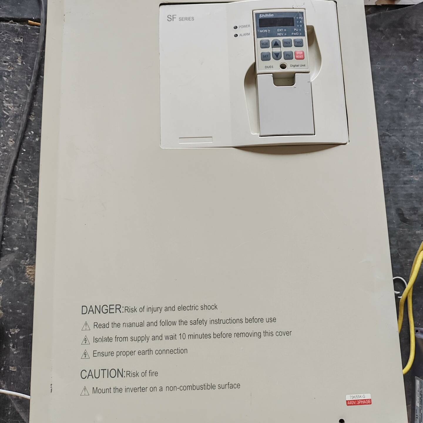 士林变频器SF-040-75K/55K-G 议价 也可为维修！！