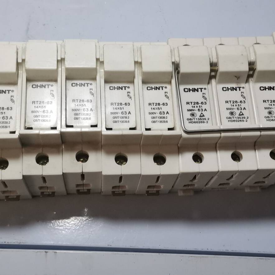 正泰RT28N-63熔断器带保险议价 也可为维修！！