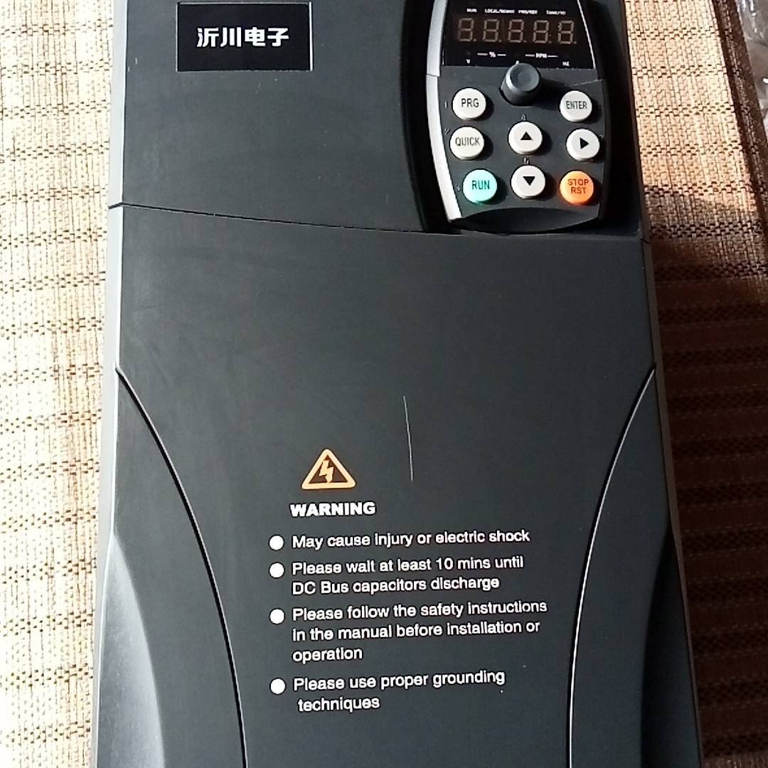 沂川变频器YC688N-018G/022P-议价 也可为维修！！