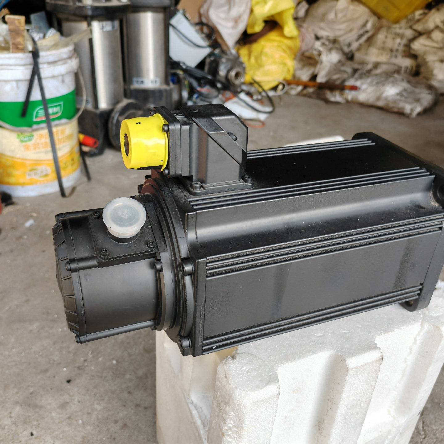 力士乐伺服电机mdd093b-n-0议价 也可为维修！！