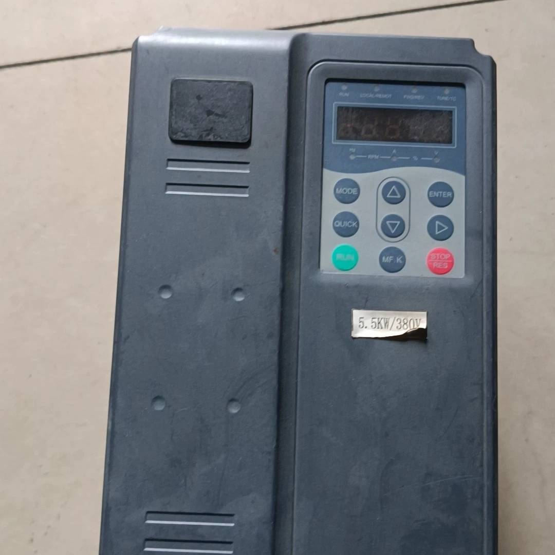 VT80-G5.5T4B变频器一台， 5议价 也可为维修！！