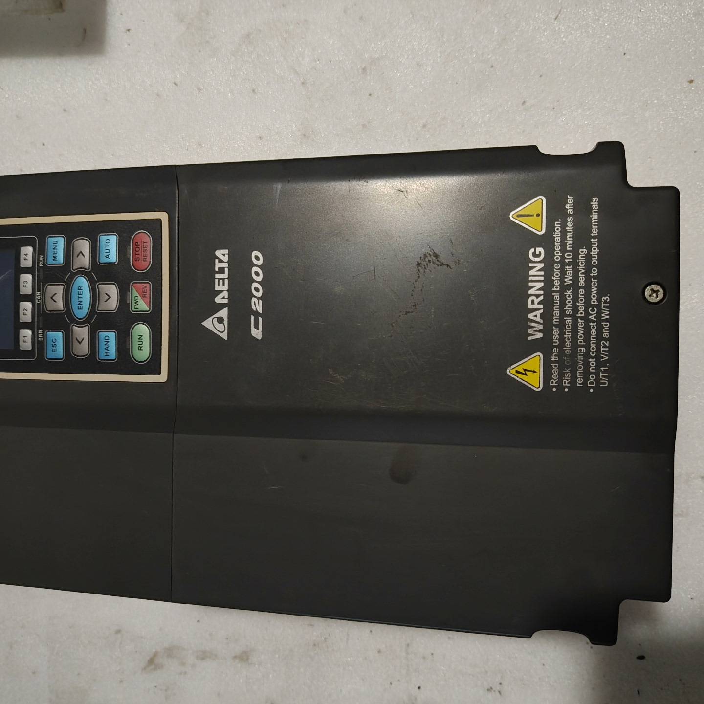 台达变频器C2000 7.5KW VFD07议价 也可为维修!!