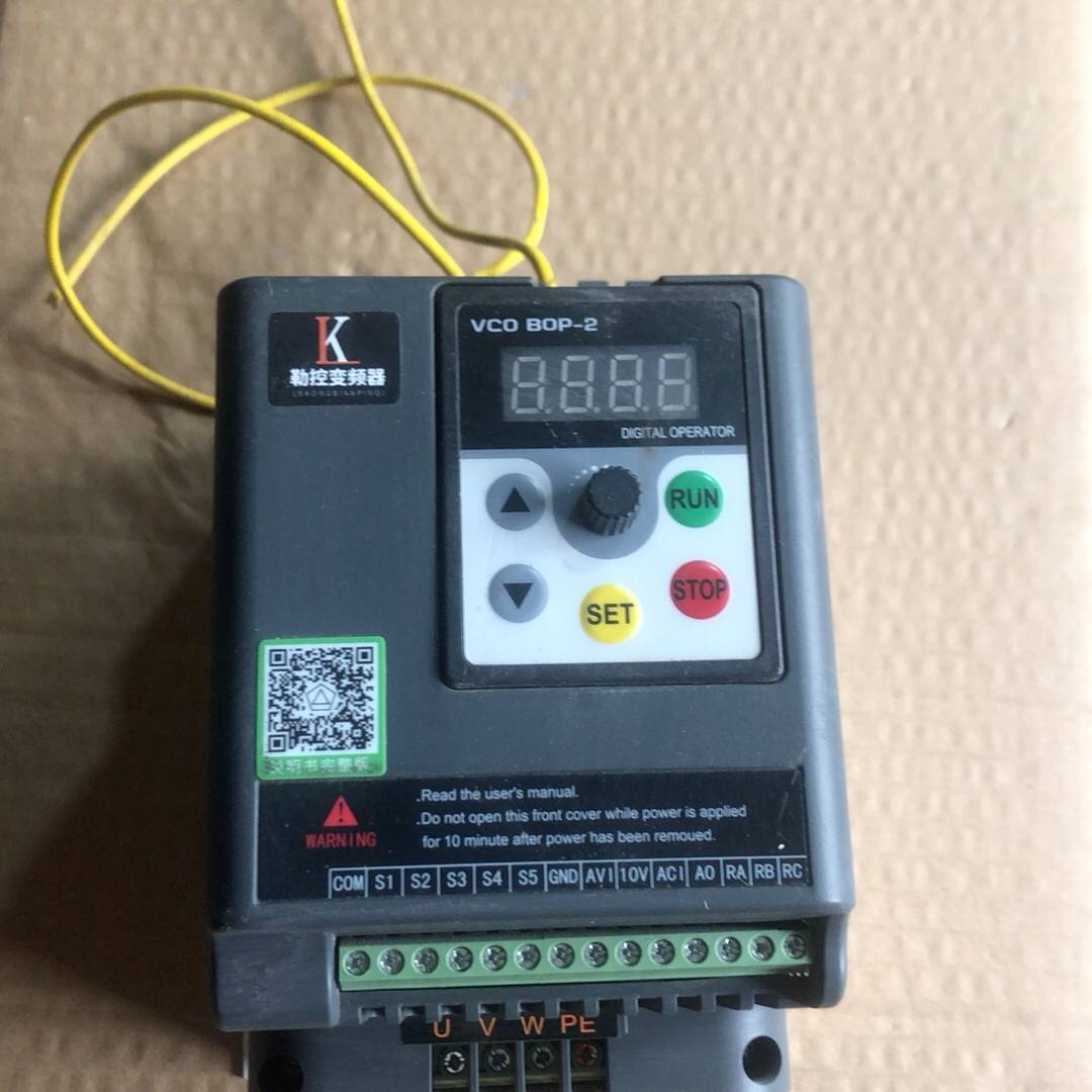 鑫盛达变频器XSD350-2.2G3(2议价 也可为维修!!