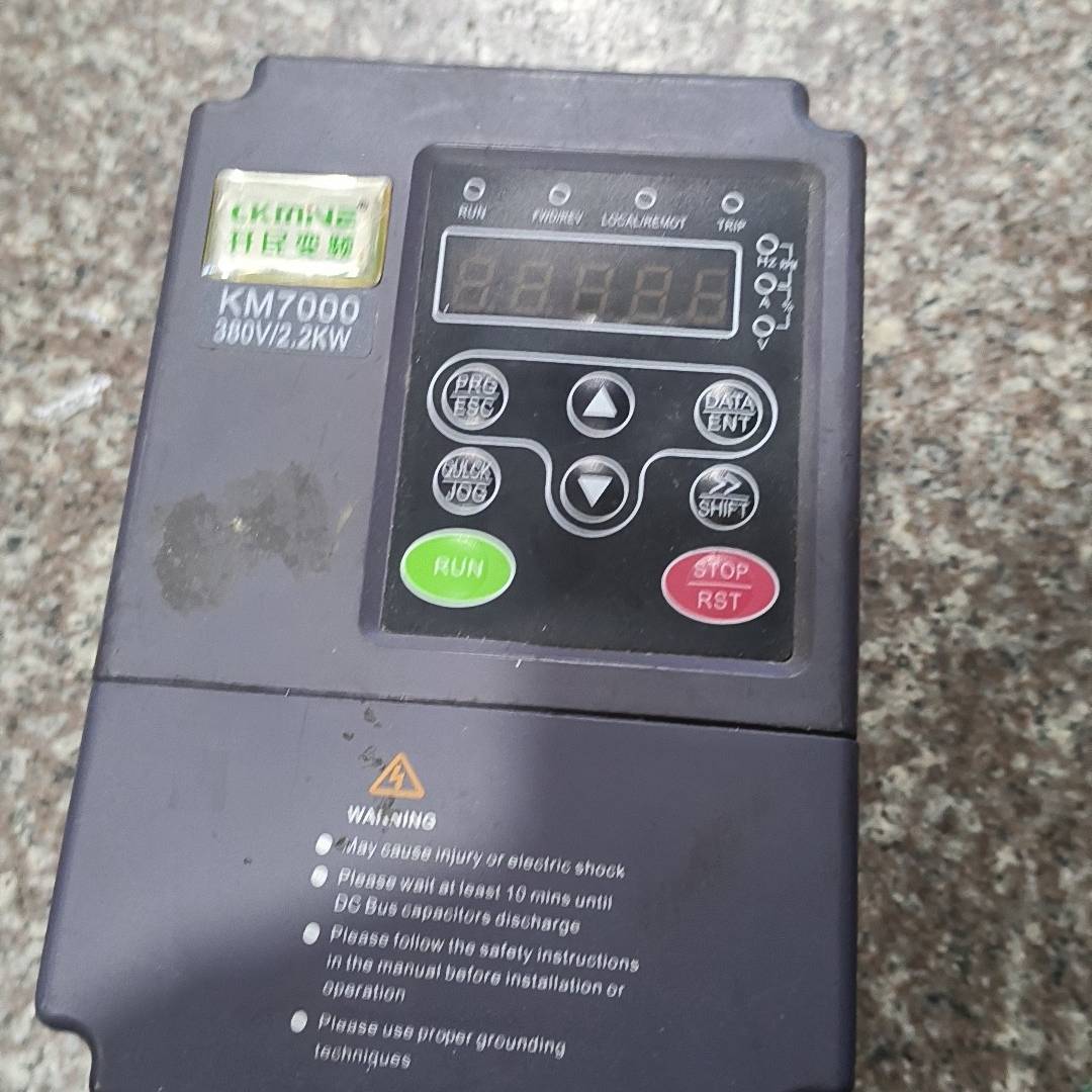 开民变频器KM7000 380V2.2KW 议价 也可为维修！！