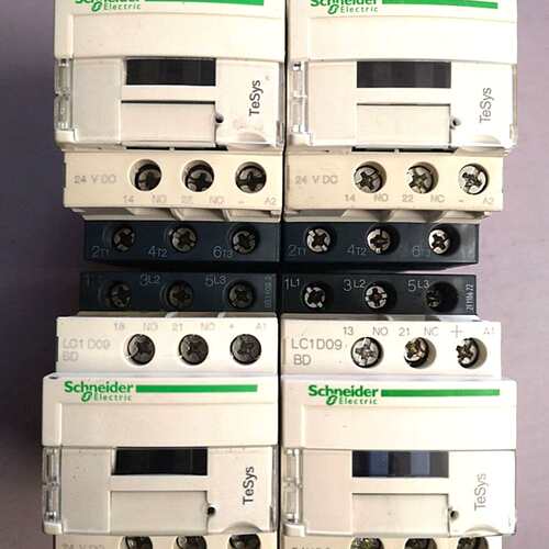 直流接触器：LC1D09-BD、24VDC。实物拍摄，议价及维修！