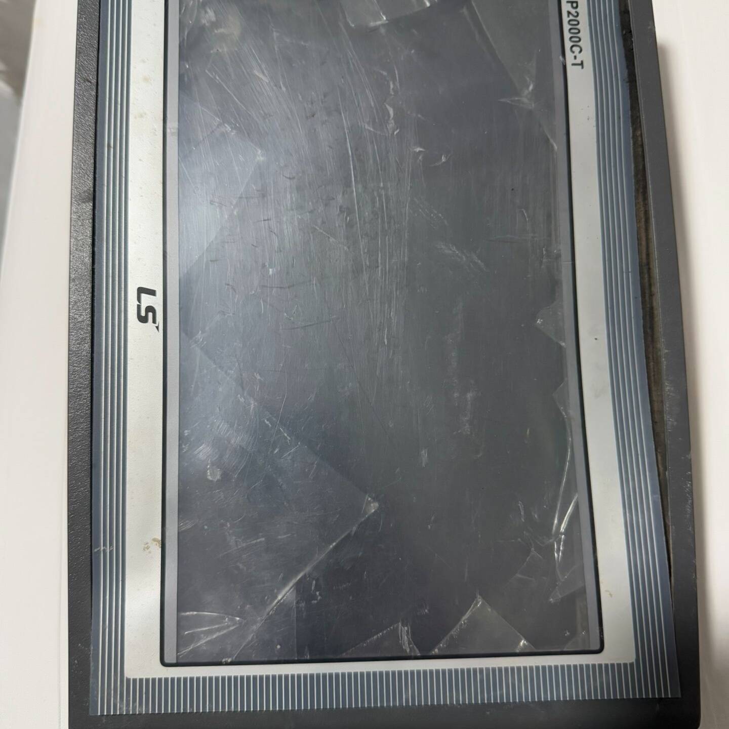 LS产电触摸屏XP2000C-T议价 也可为维修！！