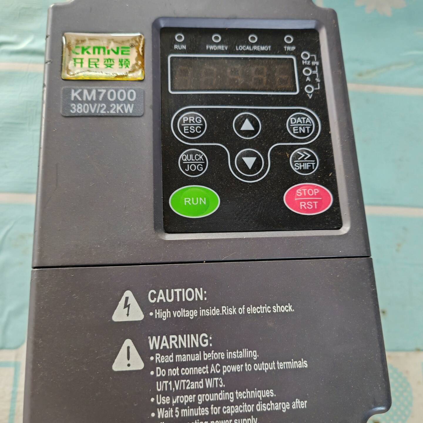 开民变频器KM7000-2R2G/004P-议价 也可为维修！！