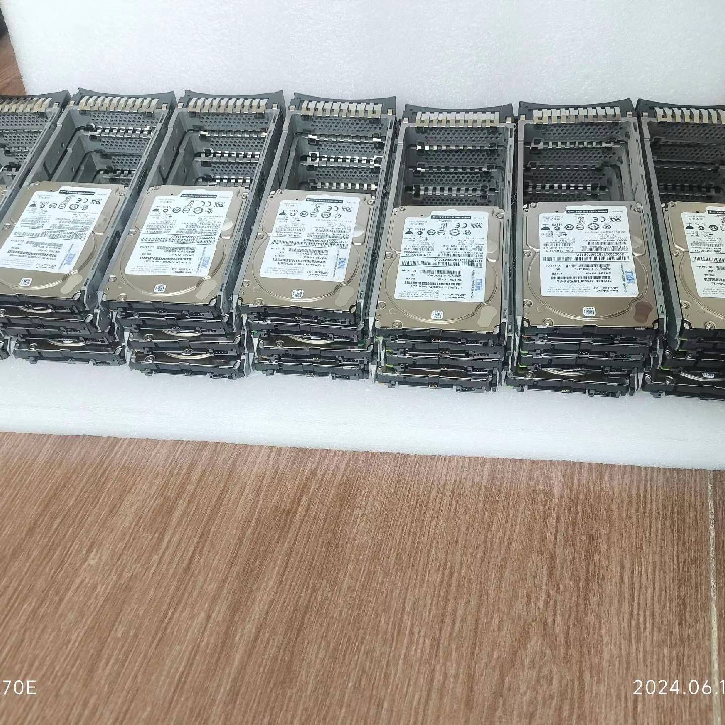 IBM 74Y4901   600GB 10K SAS 12议价 也可为维修！！