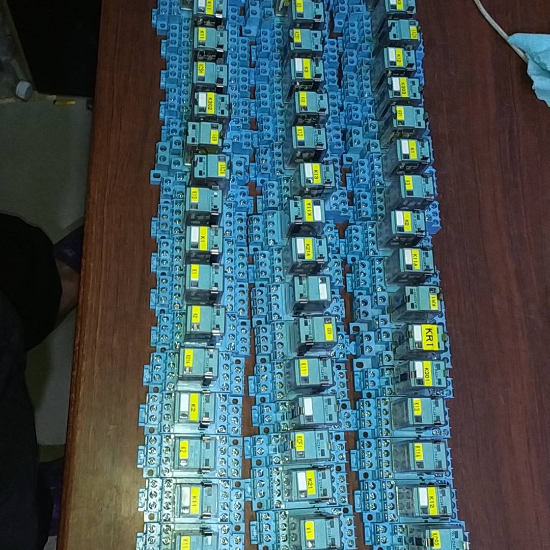宜科继电器  EC9-A25X/DC24V议价 也可为维修！！
