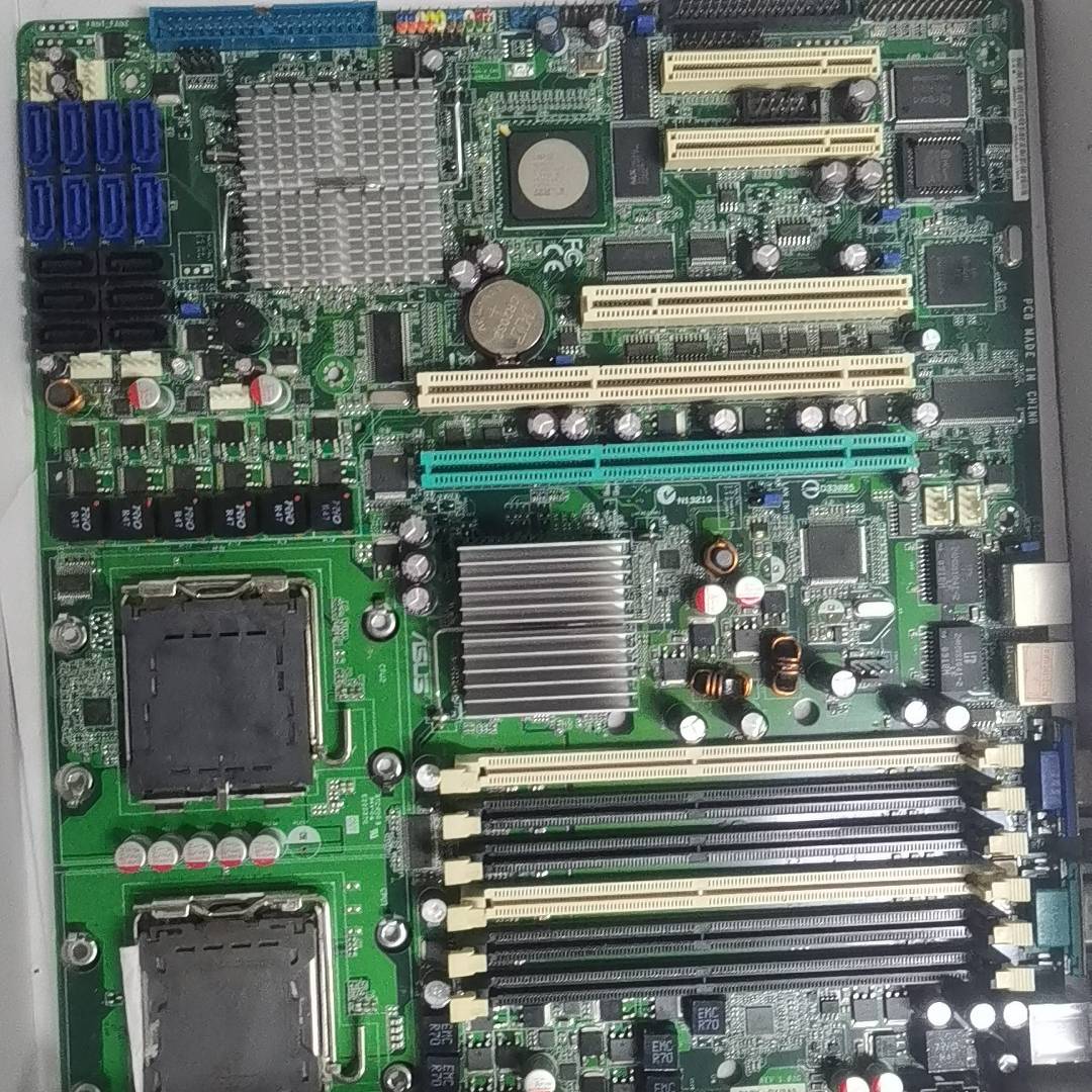 华硕771针服务器主板 dsbv议价 也可为维修！！