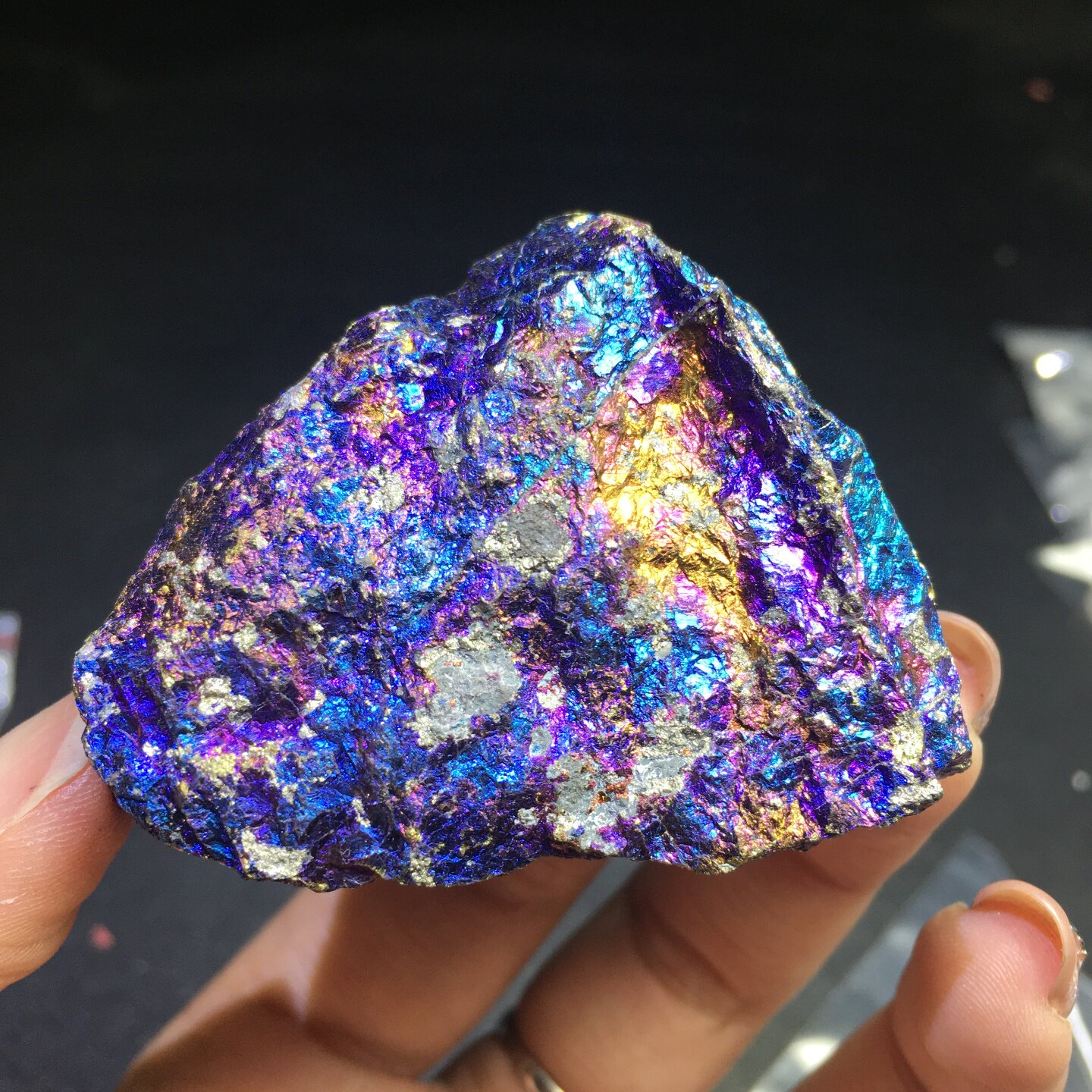 纯天然七彩蓝紫斑斑铜矿原石地矿博物馆款式种类多新颖小摆件品