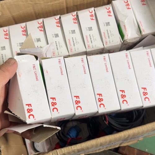议价嘉准F&C电容式接近开关FKC1810-N，三个起邮，标价