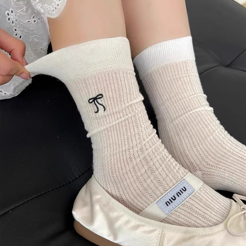 刺绣蝴蝶结中筒袜子女秋季薄款