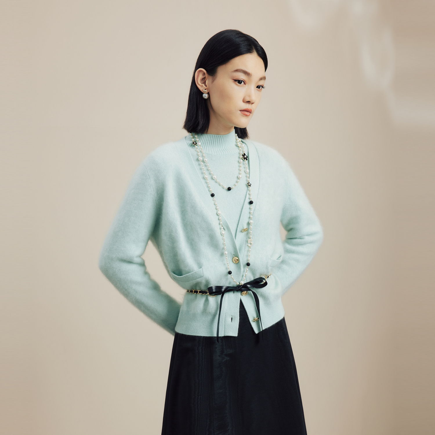 LIME莱茵V领小香风设计感羊绒针织开衫水绿色秋冬新款优雅毛衫