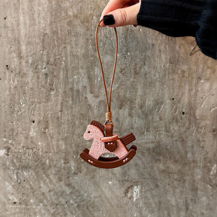 马年皮革木马挂件2026吉祥物包挂车载装饰挂坠送朋友本命年礼物