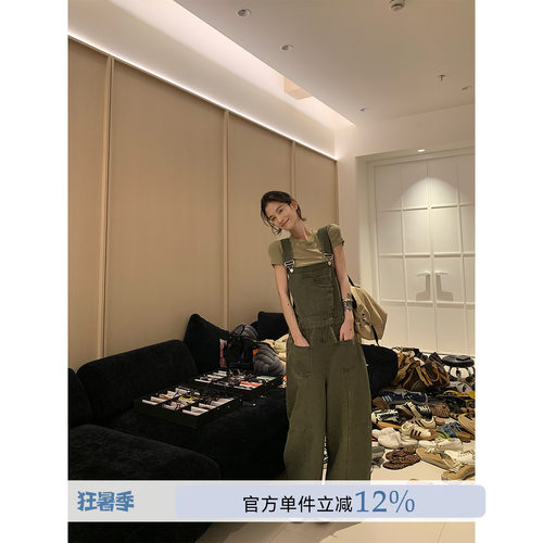 吴童童军绿色纯棉工装背带裤