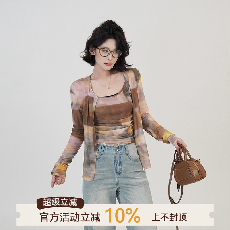 咖色吴童童吊带背心韩系图片