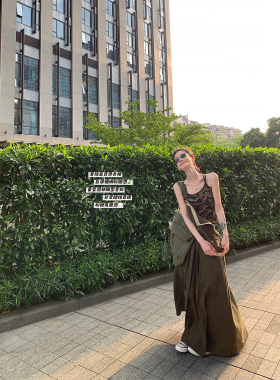 吴童童纯棉绿色垂感背带连衣裙女夏季韩系松弛感宽松显瘦a字长裙