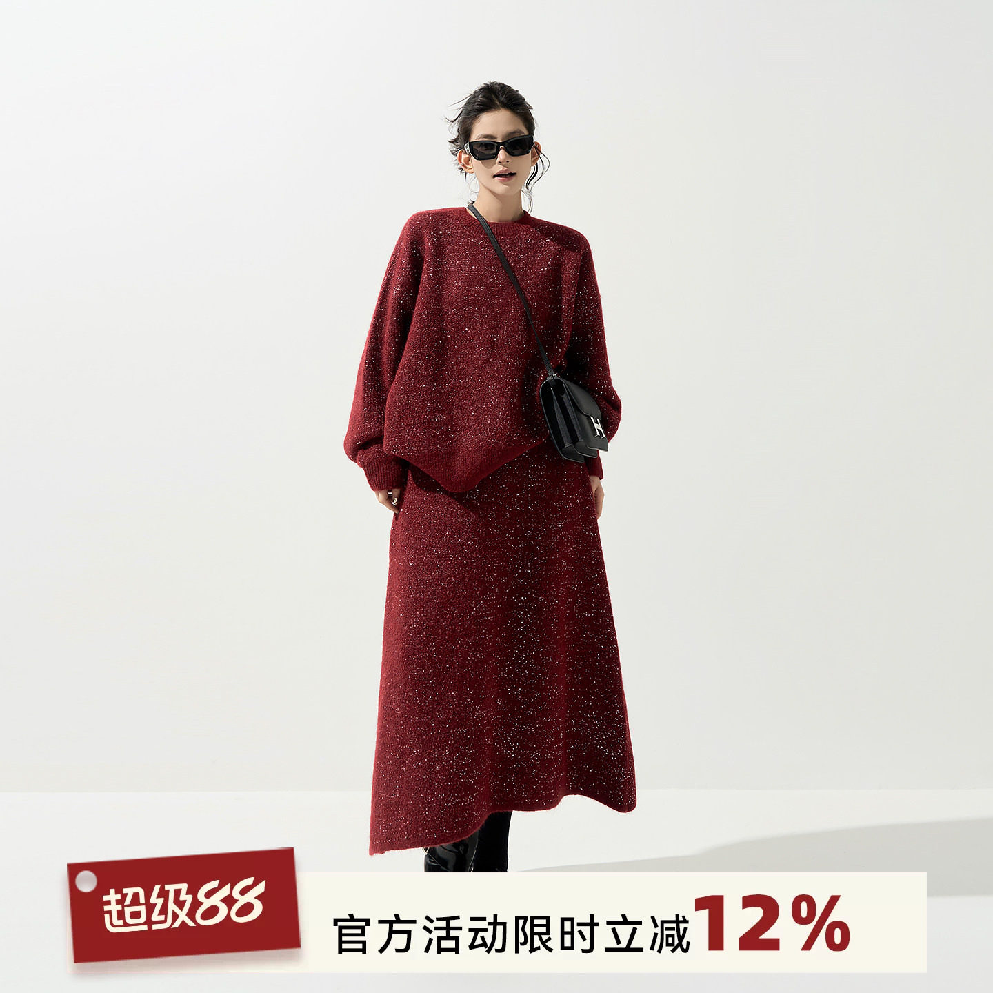 吴童童亮闪闪软糯圆领长袖毛衣图片