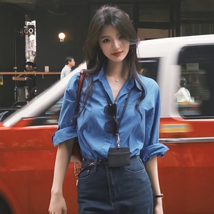 港风复古蓝色衬衫女秋季高级感时尚气质翻领衬衣宽松显瘦长袖上衣
