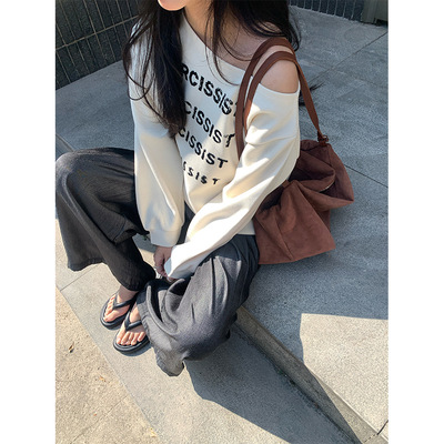韩系时尚斜肩印花卫衣女新款2025秋季宽松休闲长袖套头上衣