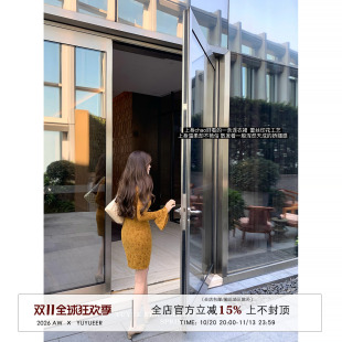Yuyueer 黑色圆领喇叭袖蕾丝包臀连衣裙女春季复古花纹收腰短裙