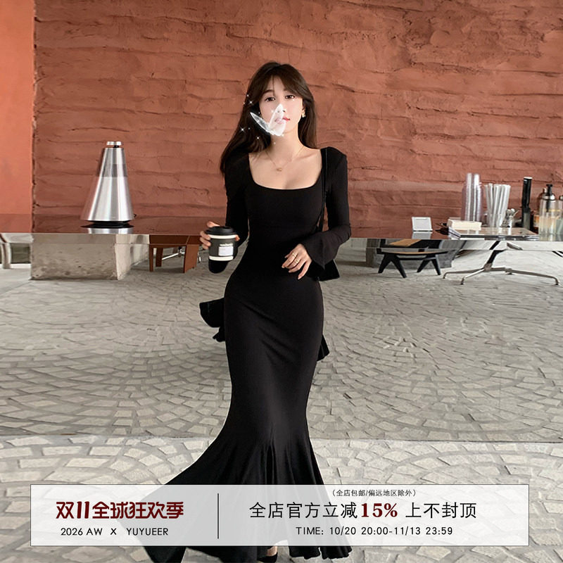Yuyueer方领长袖鱼尾连衣裙女春季气质高级感修身步步生莲长裙