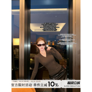 Yuyueer愉悦喻悦 V领打底长袖针织衫女秋冬韩系简约修身显瘦上衣