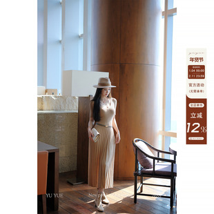 愉悦喻悦 V领坑条五分袖针织连衣裙女春季韩系收腰修身长款裙子