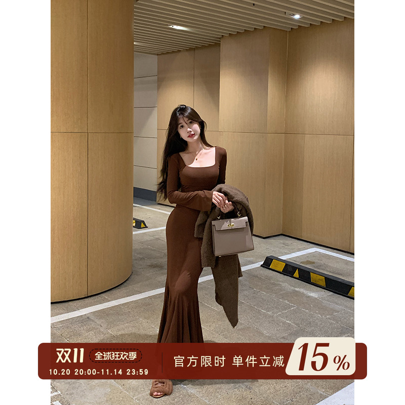 纯色方领长袖包臀鱼尾连衣裙女冬