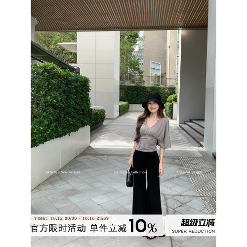 浅灰色V领薄款半袖T恤女夏季