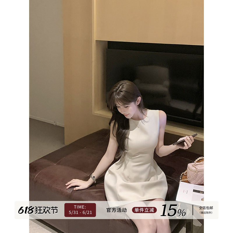 Yuyueer圆领白色无袖连衣裙女夏季法式气质收腰修身短款背心裙子