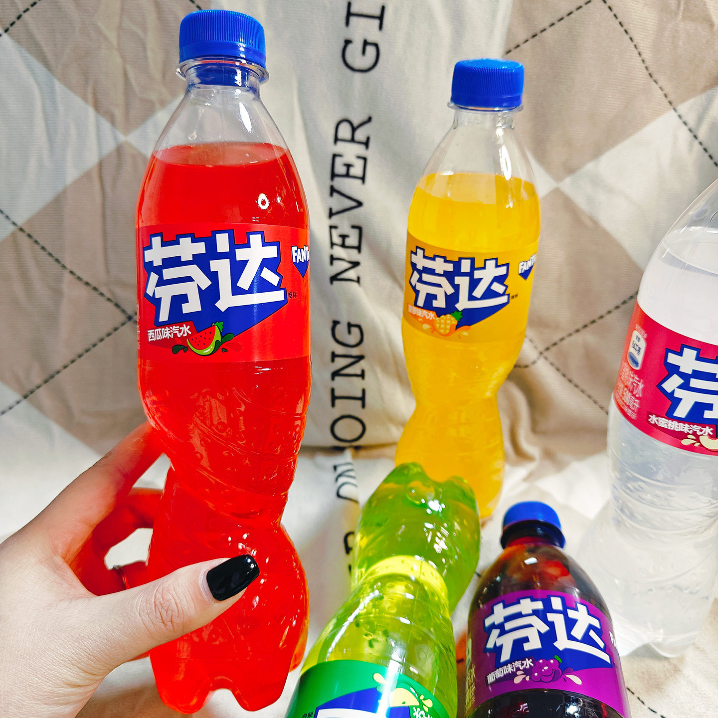 芬达汽水多种口味500ml碳酸饮料