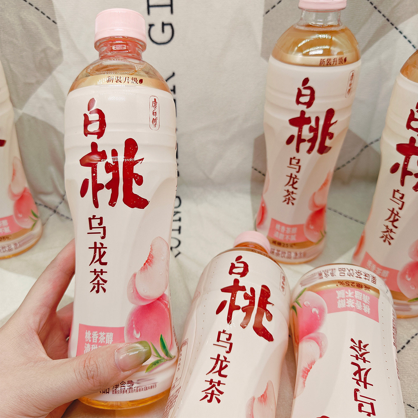 康师傅白桃乌龙茶500ml夏季饮料聚会分享郊游解渴解暑野餐瓶装