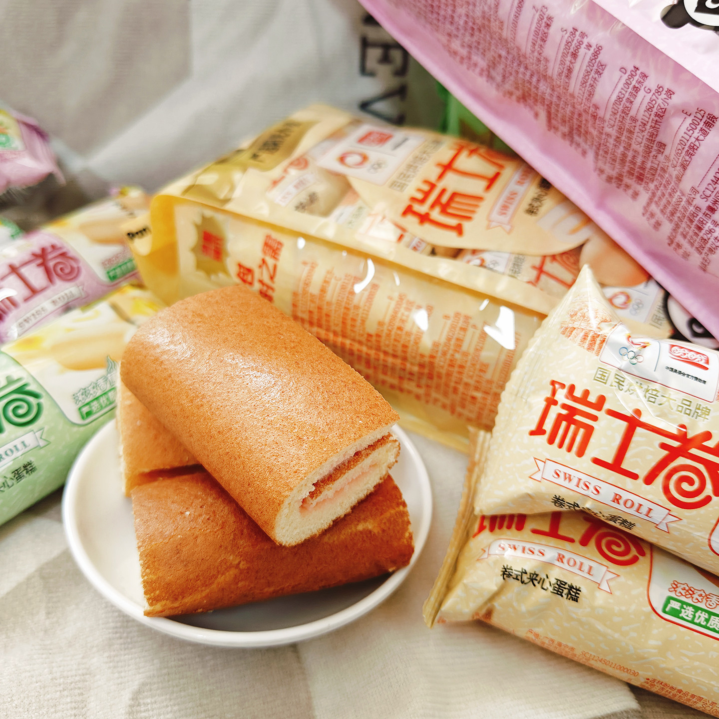 盼盼瑞士卷草莓味香橙味香蕉味200g袋装夹心蛋糕卷小面包早餐间点