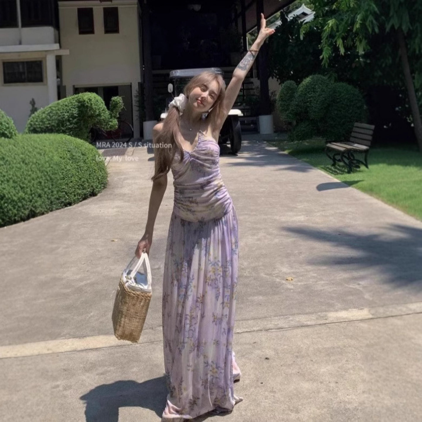 碎花挂脖露背收腰网纱裙