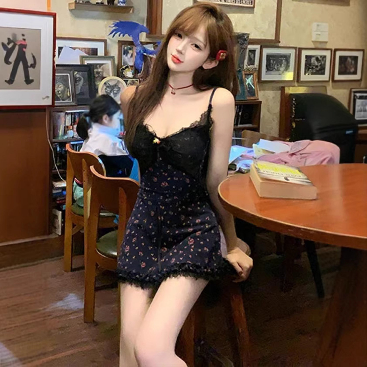 纯欲风辣妹碎花吊带裙